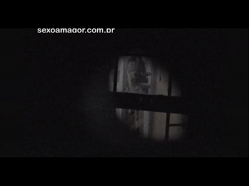 ❤️ Blondie bi dizî ji hêla dengbêjek taxê ve ku li pişt kerpîçên vala veşartiye, vîdyoyek tê kişandin ️❌  Sex li ku.porngifer.ru ❌